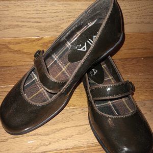MIA Girlscout Brown Dress Shoes Girls - 12 NWB